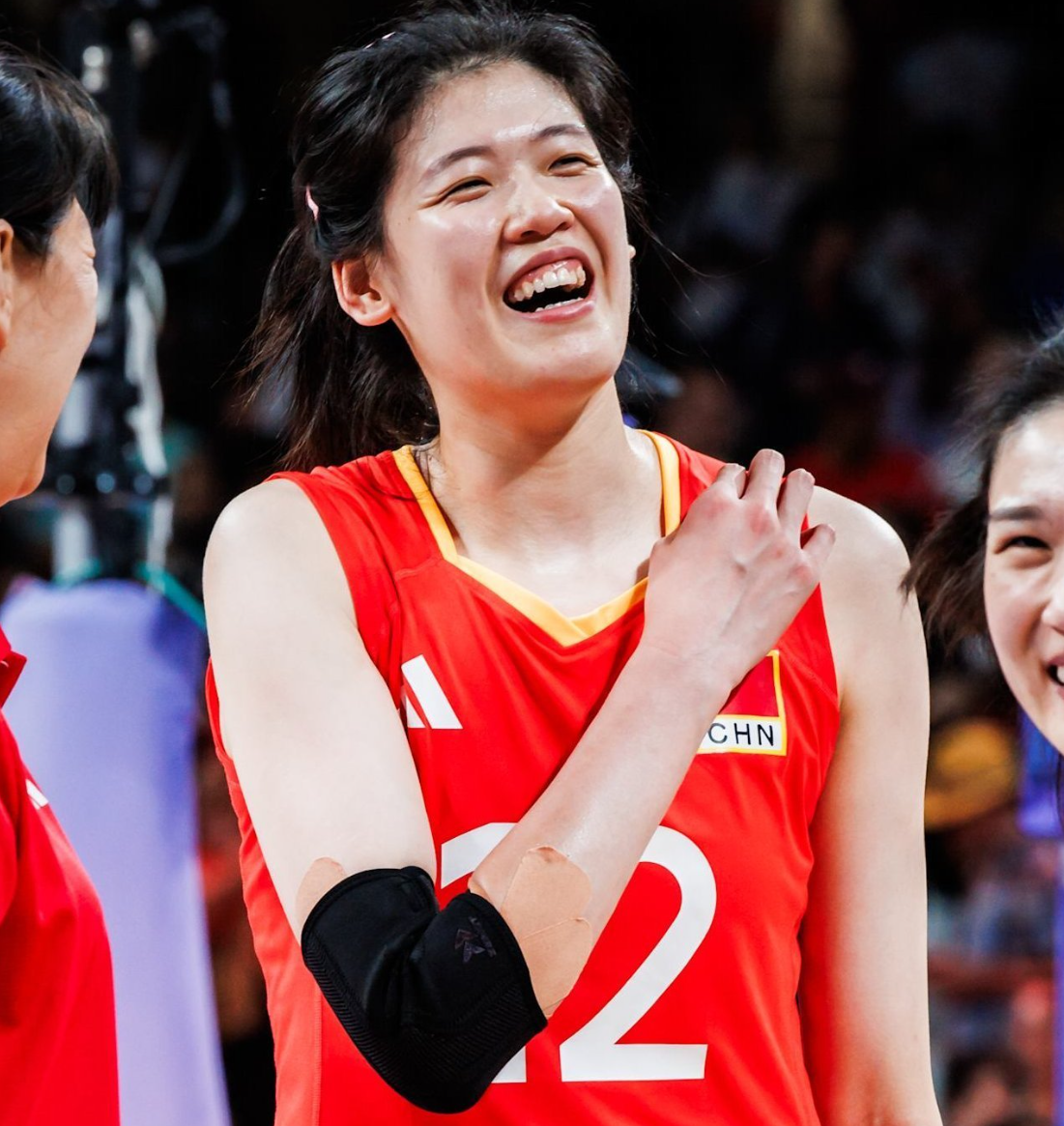 她们将与土 她们将与土