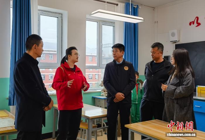 src, 基地, 通过示范